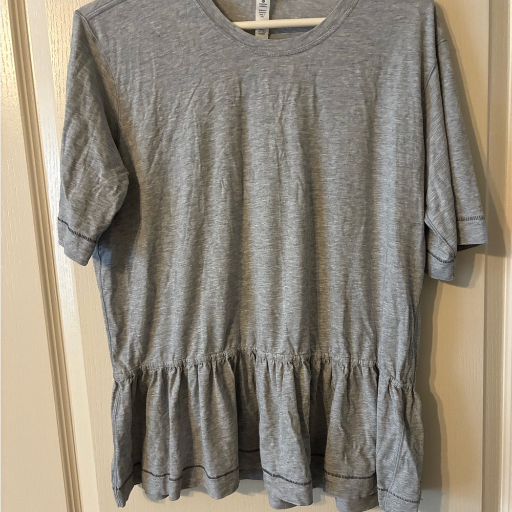 lululemon athletica Heather Gray Short Sleeve Top